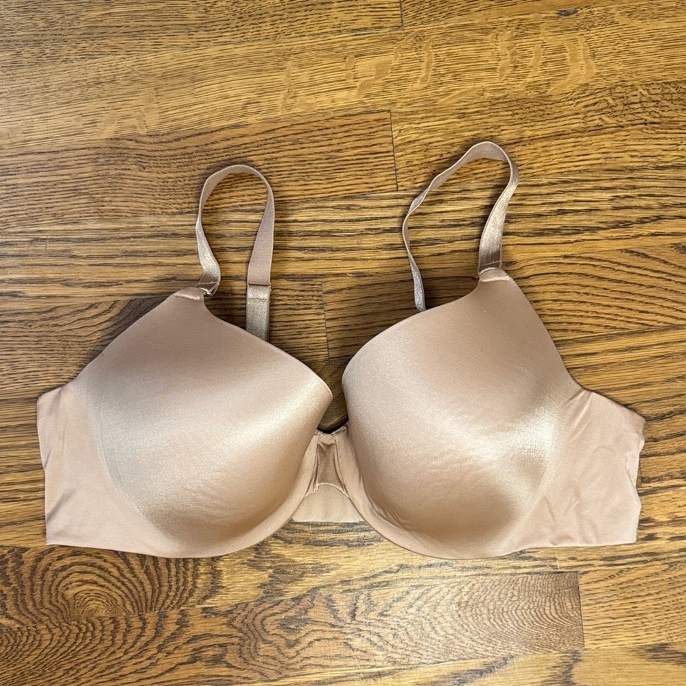 Victoria's Secret Very Sexy Demi Tan Bra size 44C